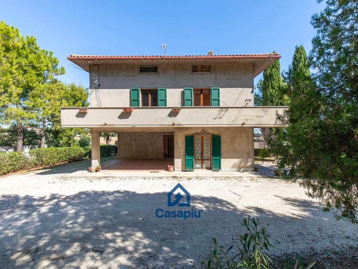 Casa con 5 locali in vendita in Montelupone
