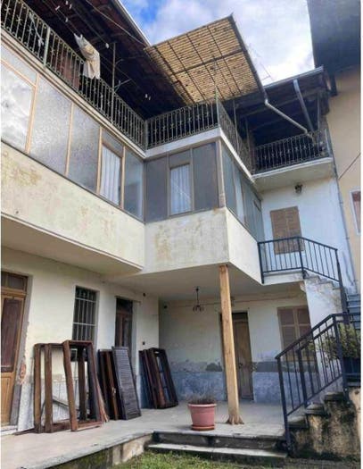 Casa con 6 locali in vendita in Via Carlo Moscatelli, Centro, Boca