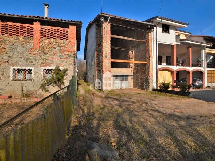 Casa con 6 locali in vendita in frazione preparetto, Castellamonte