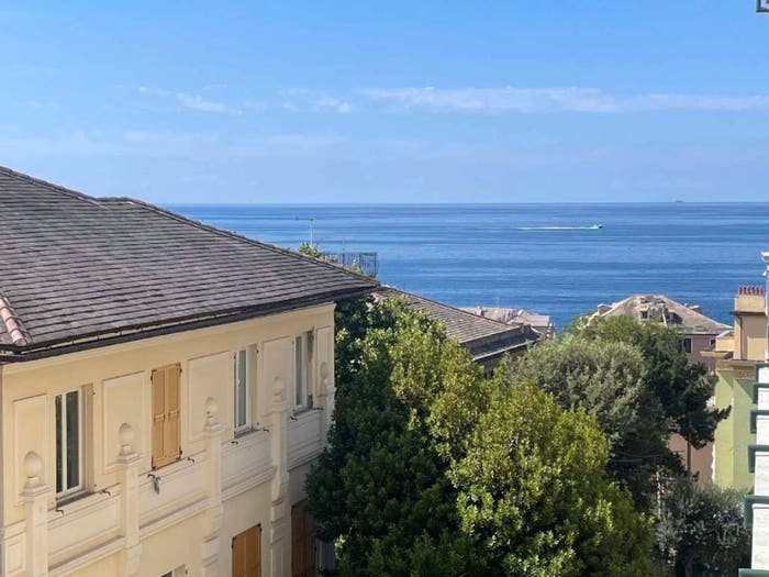 Appartamento con 5 locali in vendita in VIA PRIARUGGIA, Quarto, Genova