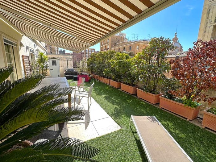 Appartamento con 6 locali in vendita in Via Ceccardo Roccatagliata Ceccardi, Centro Città, Genova