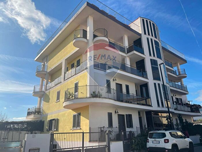 Appartamento trilocale in vendita in Via Molara, Olbia