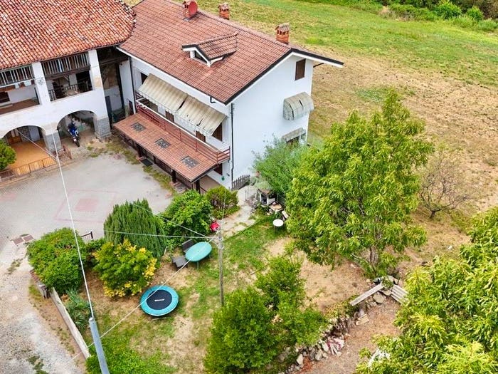 Casa con 6 locali in vendita in Via calvettera, Centro, Giaveno