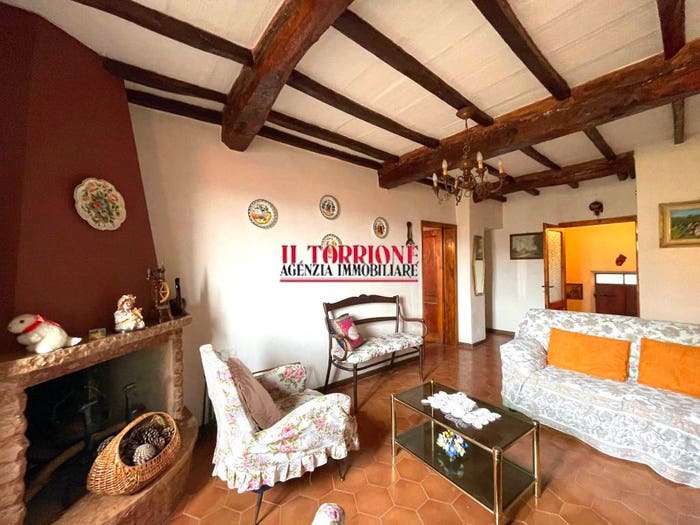 Appartamento con 5 locali in vendita in Viale Cornelio Barbieri, Castelli Pescia Nord, Pescia