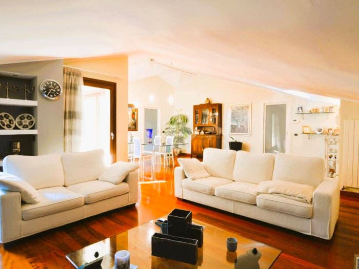 Appartamento quadrilocale in vendita in VIA PRINETTI, Centro, Bernareggio
