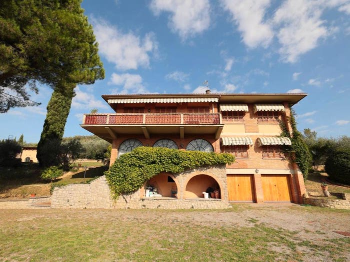 Casa con 6 locali in vendita in Località Poggiafrati, Poggibonsi