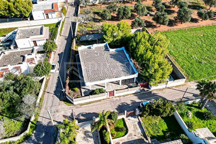 Casa con 7 locali in vendita in Via Mare di Tasmania, Porto Cesareo