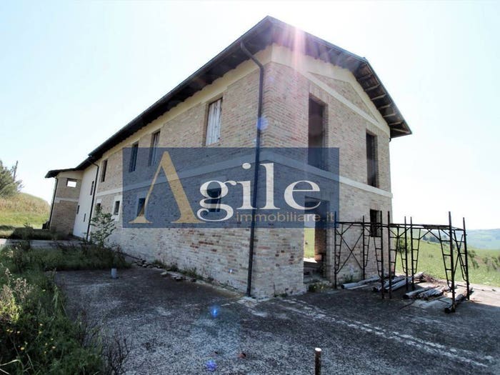 Casa con 6 locali in vendita in Contrada Fosso Riccione, Ascoli Piceno