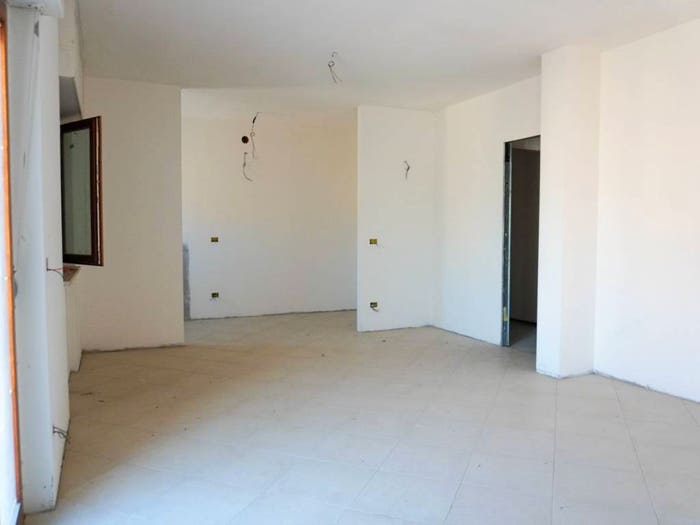Appartamento trilocale in vendita in Centro, Sinalunga
