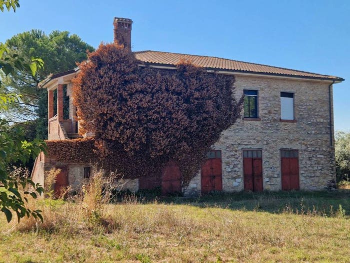 Casa con 6 locali in vendita in Strada Palazzetta Casa Germini, Castel del Piano Pila, Perugia