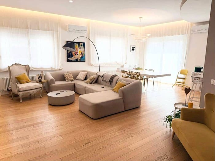 Appartamento con 5 locali in vendita in Viale della Vittoria, Centro Storico Pirgo Odescalchi, Civitavecchia