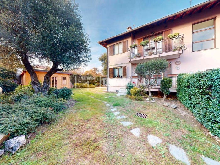 Appartamento trilocale in vendita in Via DEI CADUTI, Centro, Olgiate Comasco