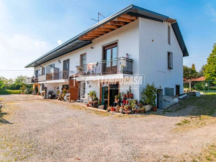 Casa trilocale in vendita in Via ROSSINI, Centro, Guanzate