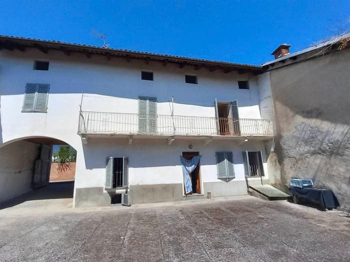 Casa con 6 locali in vendita in Via Bagiarini, Centro, Cunico