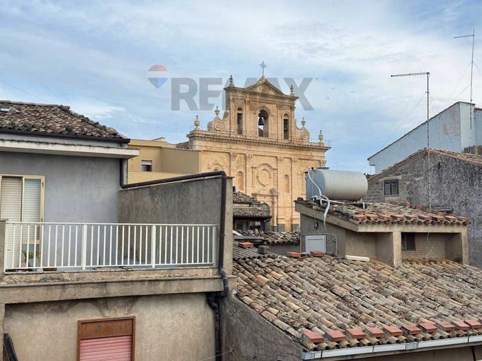 Casa con 5 locali in vendita in via P Umberto, Buscemi