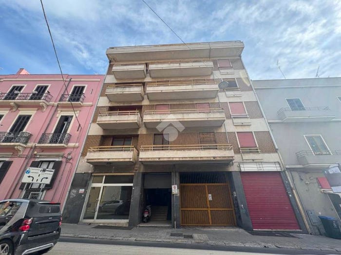 Appartamento con 5 locali in vendita in Via Cristoforo Colombo, Centro Storico, Brindisi