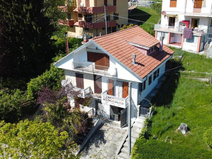 Casa con 6 locali in vendita in Borgata Levrette, Centro, Valgioie