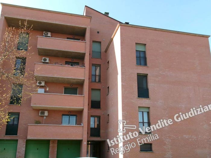 Appartamento con 6 locali in vendita in Via Umberto Saba A, Centro, Montecchio Emilia