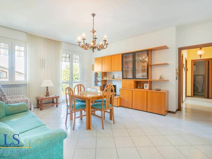 Appartamento quadrilocale in vendita in Via Antonio Vivaldi, Azzano San Paolo