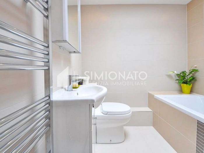 Appartamento quadrilocale in vendita in Via Monsignor Giacinto Longhin, Olmo, Martellago