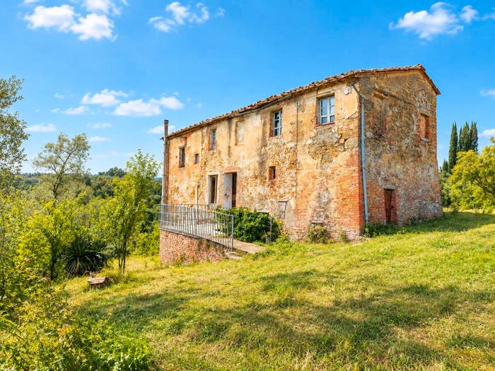 Casa con 6 locali in vendita in Via della Prata, Sinalunga