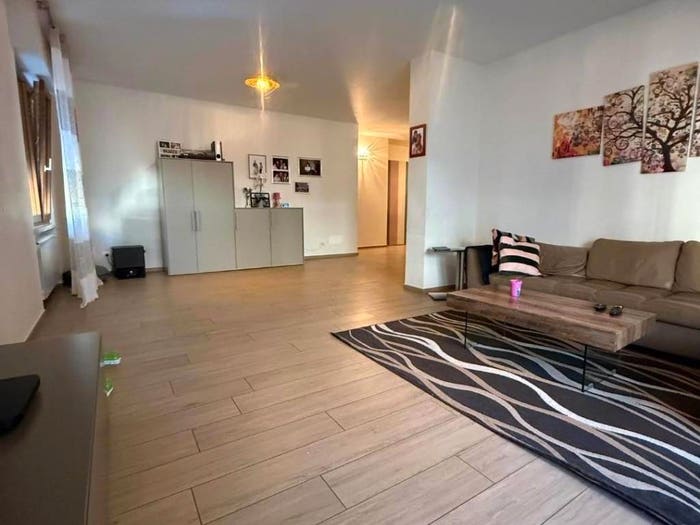 Appartamento con 6 locali in vendita in Centro, Massa