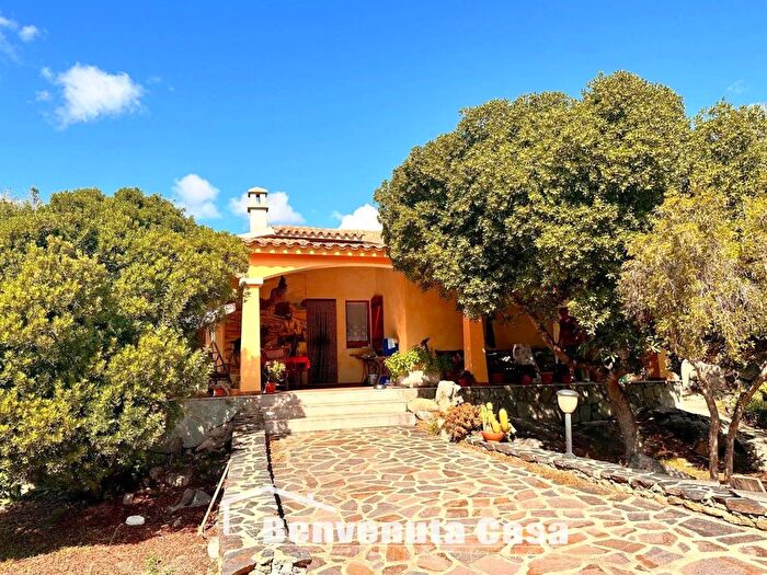 Casa con 5 locali in vendita in Via di Lu Nuragheddu, San Teodoro