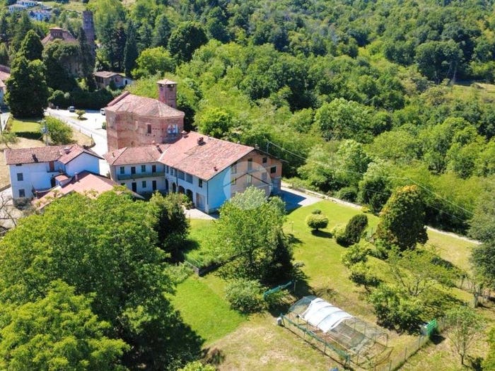 Casa con 6 locali in vendita in Frazione Villa, Ternengo