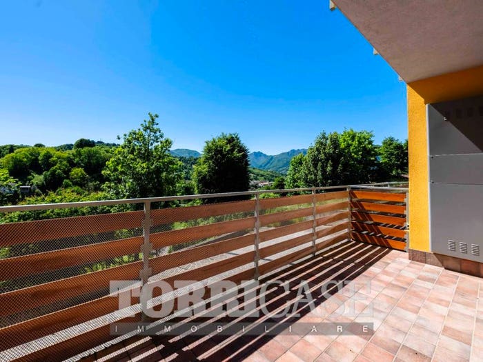 Casa quadrilocale in vendita in Via Dottore G Mele, Leffe