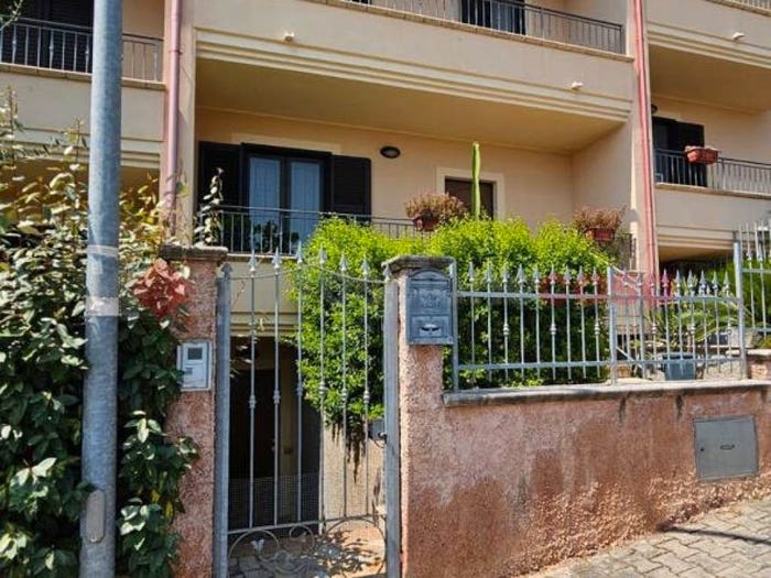 Casa trilocale in vendita in via I Maggio, Frabotto Mannesi, Montepaone