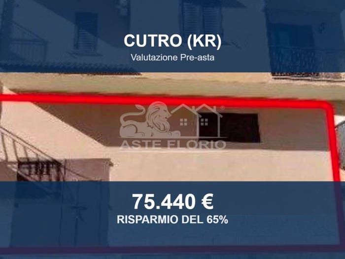 Appartamento con 6 locali in vendita in Via Martiri di Marzabotto, Centro, Cutro