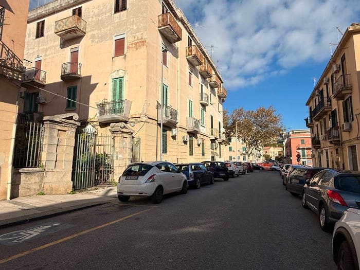 Appartamento trilocale in vendita in Via Francesco Guicciardini, Giostra, Messina