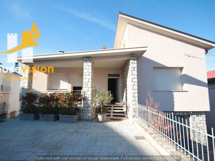 Casa con 6 locali in vendita in Serra de' Conti