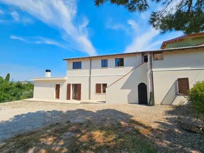 Casa con 5 locali in vendita in Via Pincerite, Maltignano