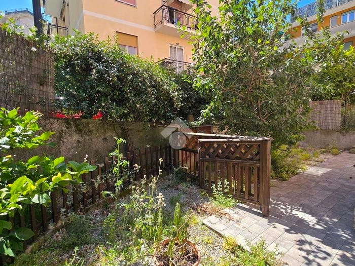 Appartamento quadrilocale in vendita in Via Alberto Guglielmotti, Pegli, Genova