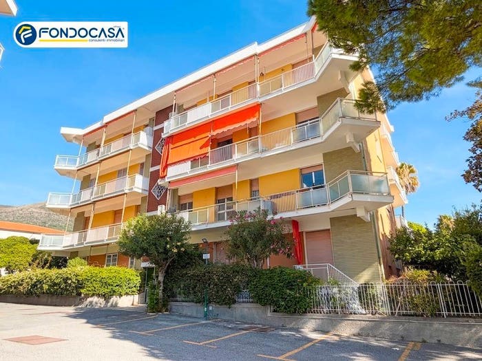 Appartamento trilocale in vendita in Via Romana, Centro, Ceriale
