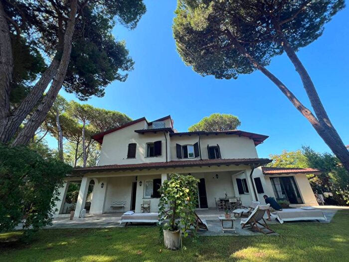 Casa con 6 locali in vendita in Centro, Forte dei Marmi