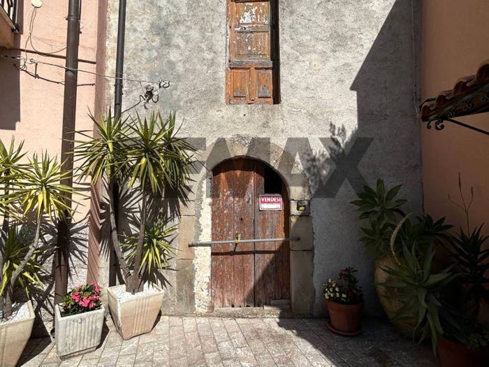 Casa trilocale in vendita in Via spitalio, Centro, Forza d'Agrò