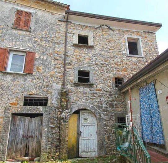 Casa con 6 locali in vendita in Agnino, Fivizzano