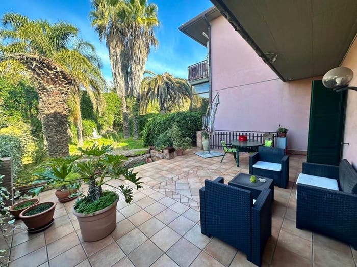Casa con 6 locali in vendita in Via C Colombo, Centro, Mascalucia