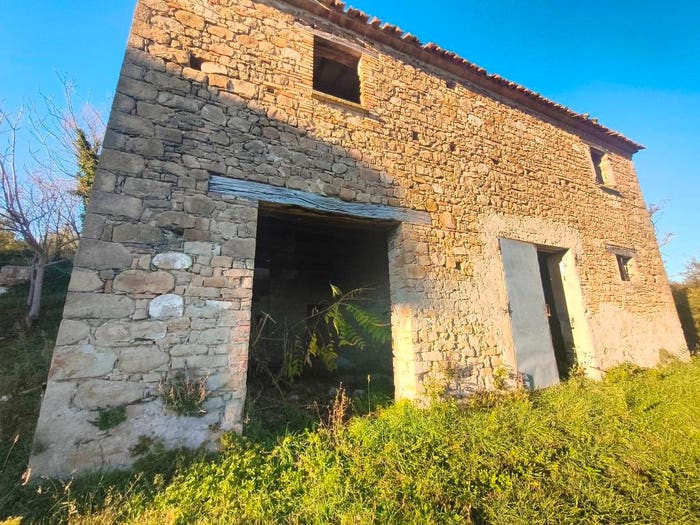 Casa con 6 locali in vendita in Via Ca' Bernardo, Gemmano