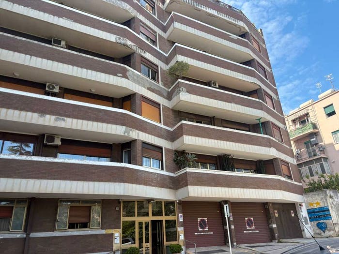 Appartamento quadrilocale in vendita in Via Brasile, Libertà, Messina