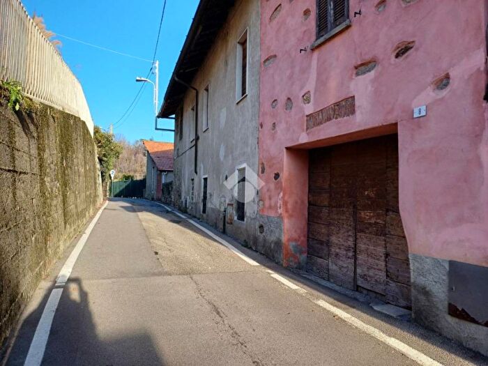 Casa bilocale in vendita in Via Bellavista, Centro, Imbersago