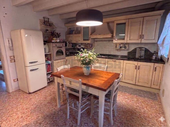 Casa quadrilocale in vendita in Via Risorgimento, Caldogno Rettorgole Cresole, Caldogno