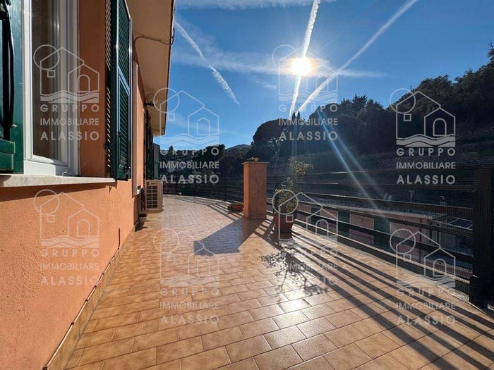 Casa trilocale in vendita in Via Summit Laigueglia SV Italia, Laigueglia