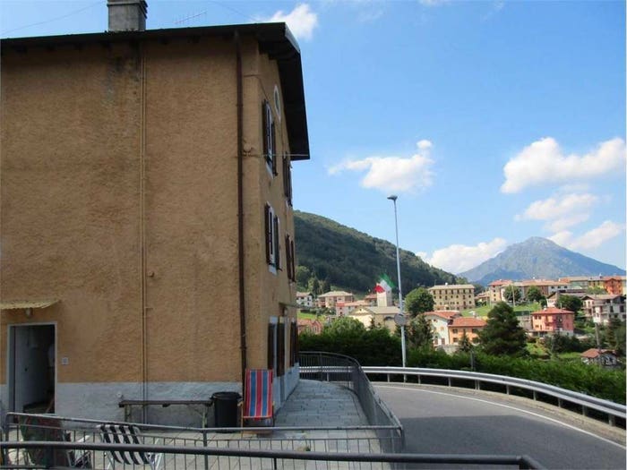 Casa con 6 locali in vendita in Via Maggio, Costa Valle Imagna