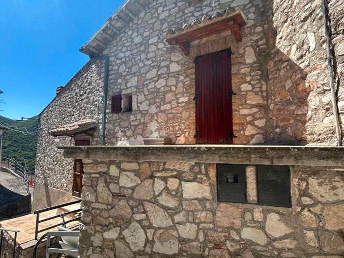 Casa bilocale in vendita in Strada Comunale di Monte San Vito, Scheggino