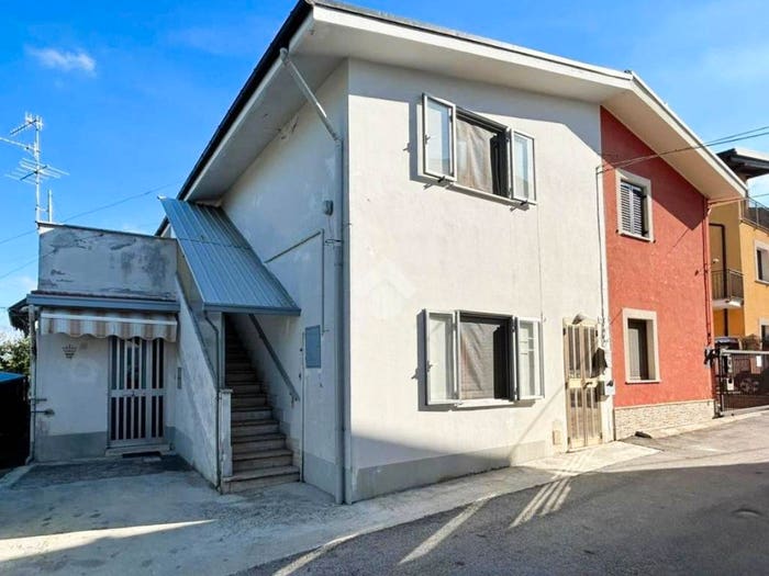 Casa con 5 locali in vendita in Via Trentino la Barba, Centro, Lanciano