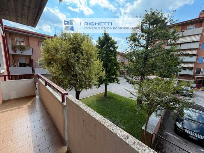 Appartamento con 5 locali in vendita in Via G da Verrazzano, Bussolengo