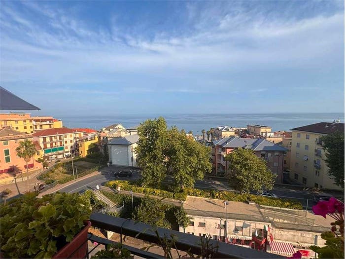 Casa quadrilocale in vendita in Enea Recagno, Centro, Cogoleto